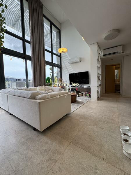 THE LAKEFRONT RESIDENCES photo 2