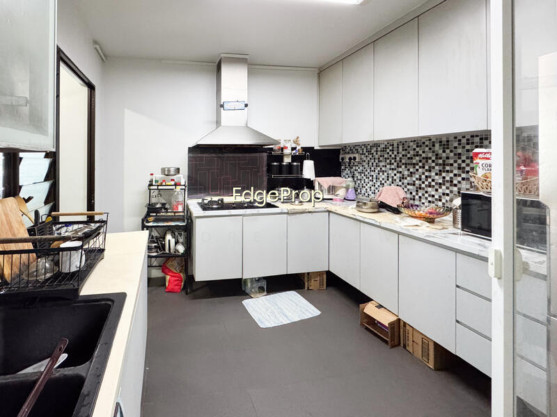 504A MONTREAL DRIVE photo 4