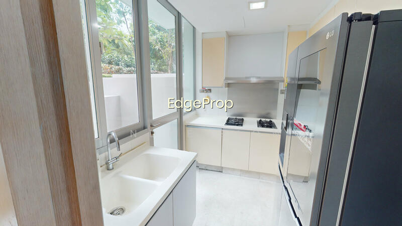 PATERSON RESIDENCE photo 3