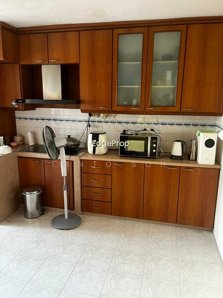 327 JURONG EAST STREET 31 photo 5