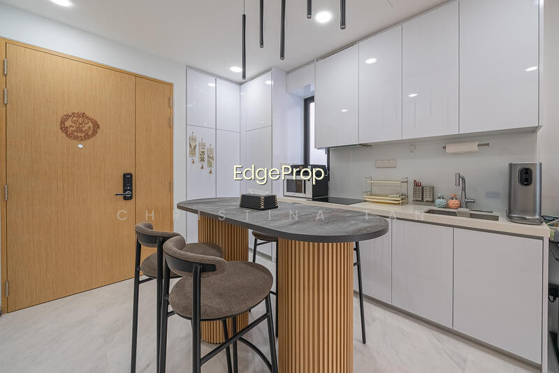 PEAK RESIDENCE photo 3