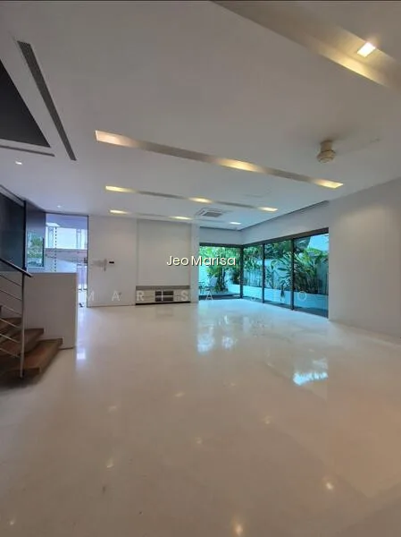 D10 Beautiful Semi-Detached, 1KM Henry Park Pri Sch image 1 of 10