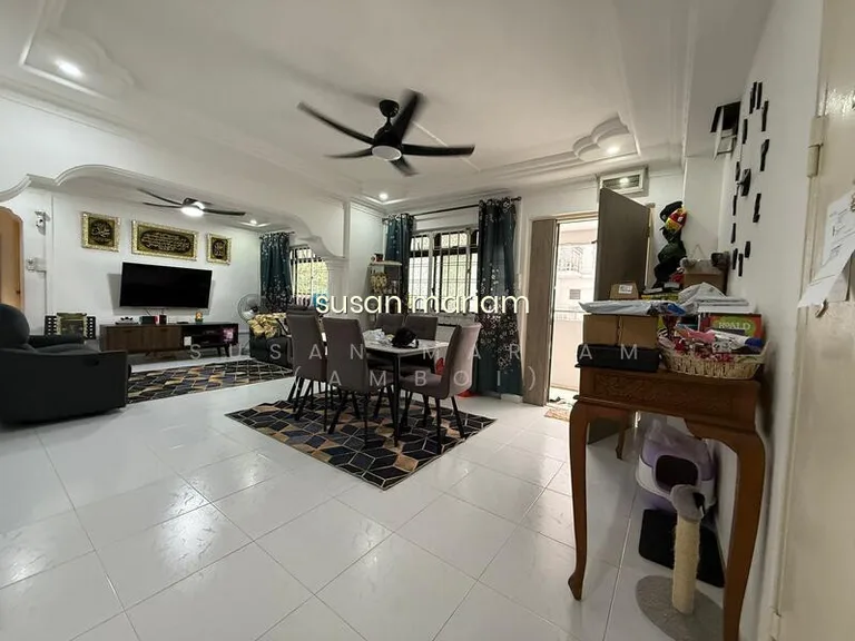 633 Woodlands Ring Road image 1 of 10