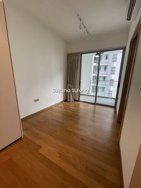 26 NEWTON photo 2