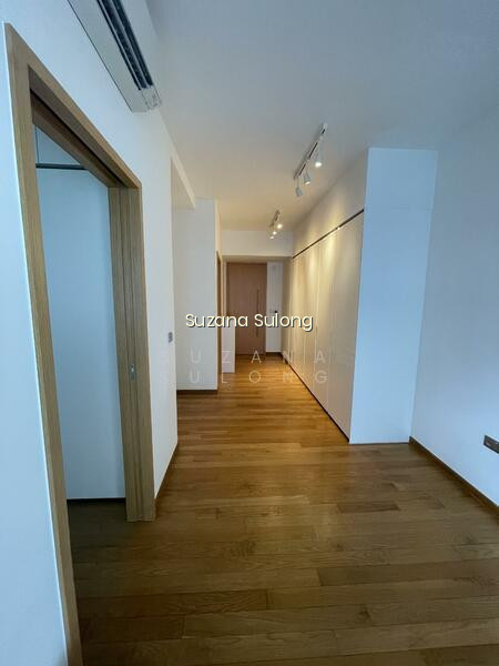 26 NEWTON photo 6