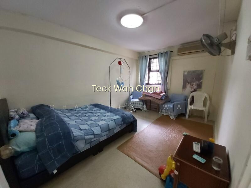 81 COMMONWEALTH CLOSE photo 3
