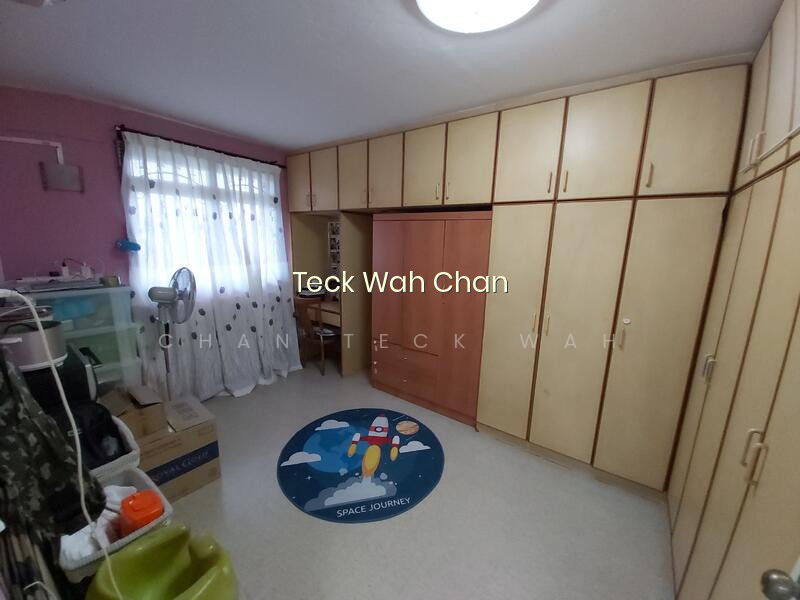 81 COMMONWEALTH CLOSE photo 4