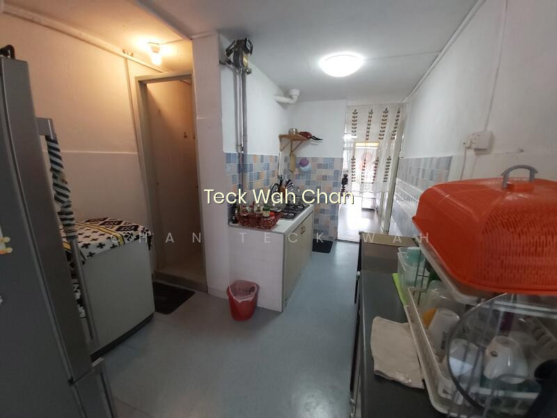 81 COMMONWEALTH CLOSE photo 5