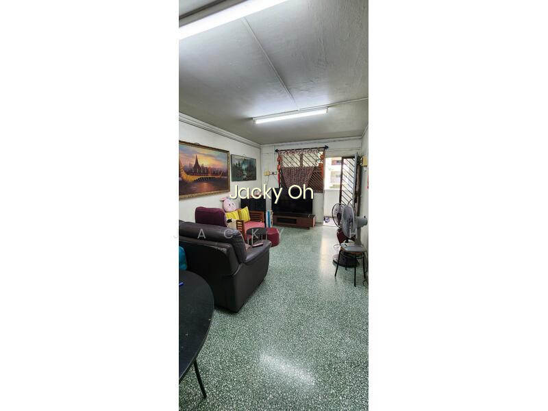 82 COMMONWEALTH CLOSE
