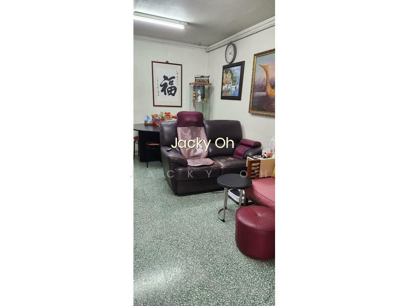 82 COMMONWEALTH CLOSE photo 3