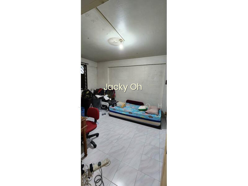 82 COMMONWEALTH CLOSE photo 4
