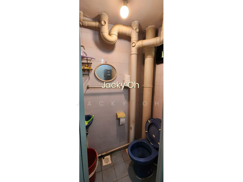 82 COMMONWEALTH CLOSE photo 5