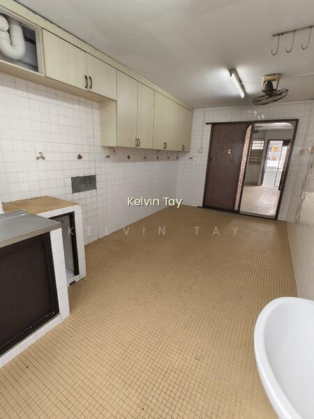 558 ANG MO KIO AVENUE 10 photo 2