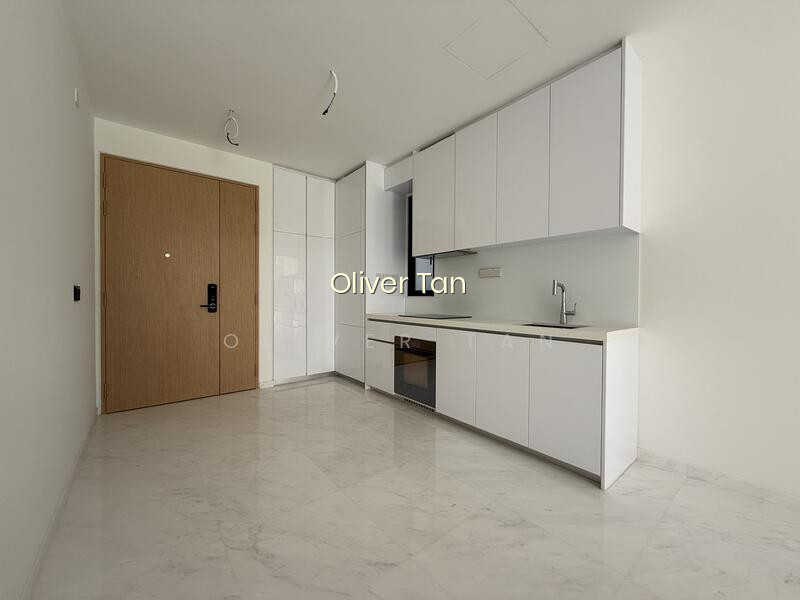 PEAK RESIDENCE photo 2
