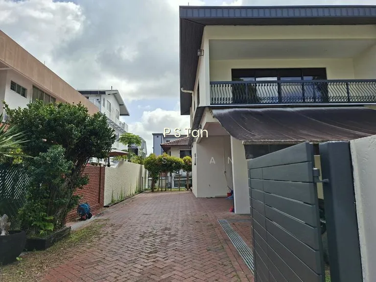 Cheng Soon Garden Bangalow House image 1 of 9