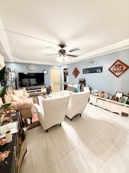 251 HOUGANG AVENUE 3 image 1 of 10