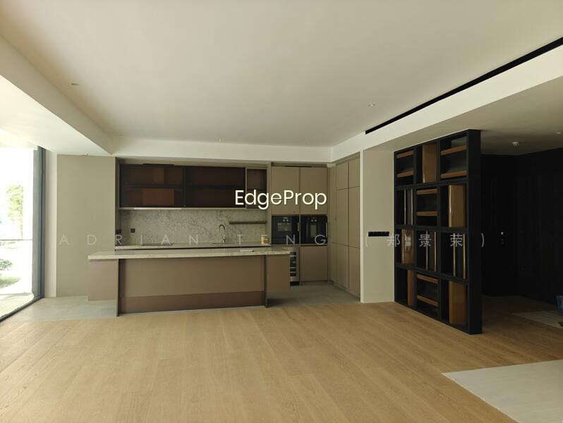 21 ANDERSON photo 2