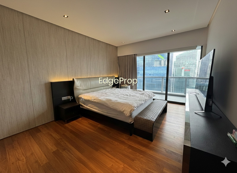 MARINA BAY RESIDENCES photo 3