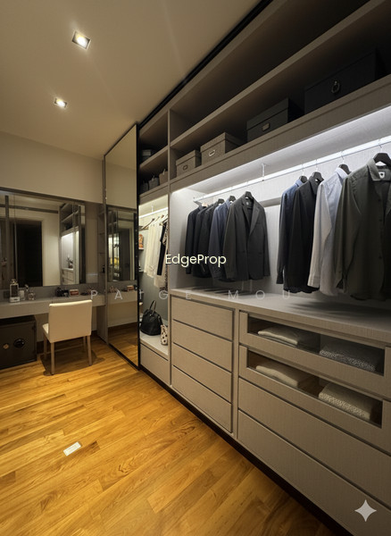 MARINA BAY RESIDENCES photo 4