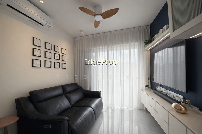 RIVERFRONT RESIDENCES photo 3