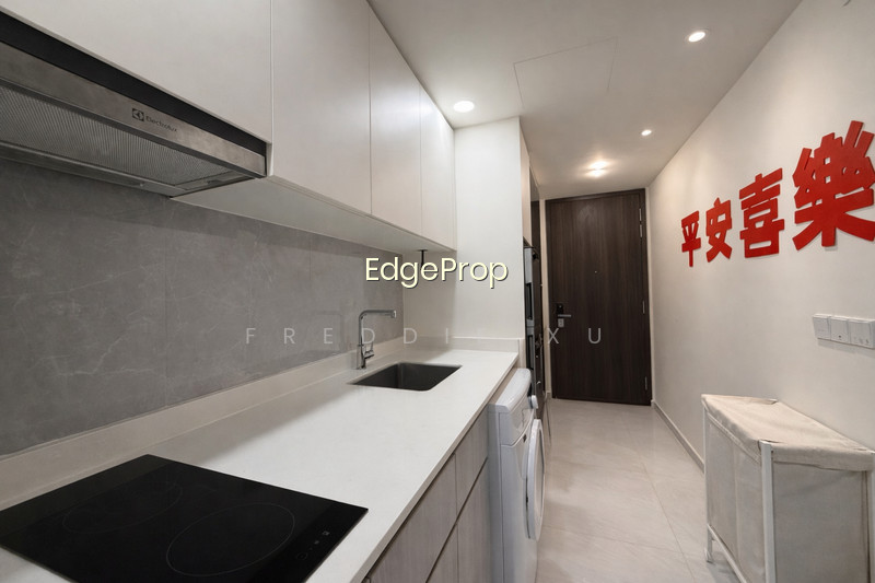RIVERFRONT RESIDENCES photo 5