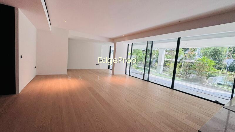 21 ANDERSON photo 2