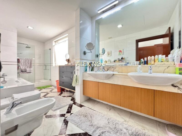 3STY SEMI-DETACHED, UNBLOCK VIEWS FRONT & BACK, NEAR PARK, WINDY, BRIGHT photo 4