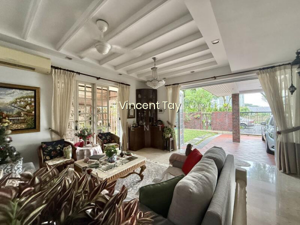 THOMSON HILL ESTATE photo 4