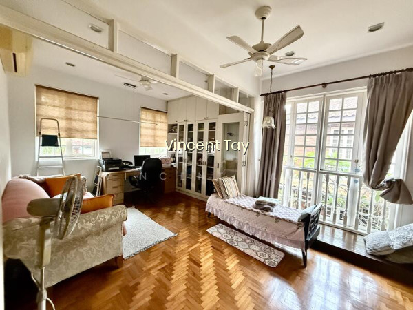 THOMSON HILL ESTATE photo 6