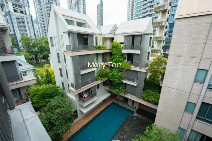 10 EVELYN photo 5