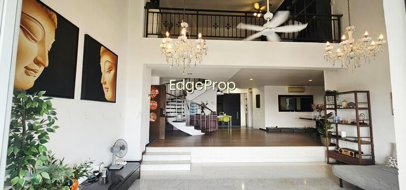 Lakepoint Condo image 1 of 10
