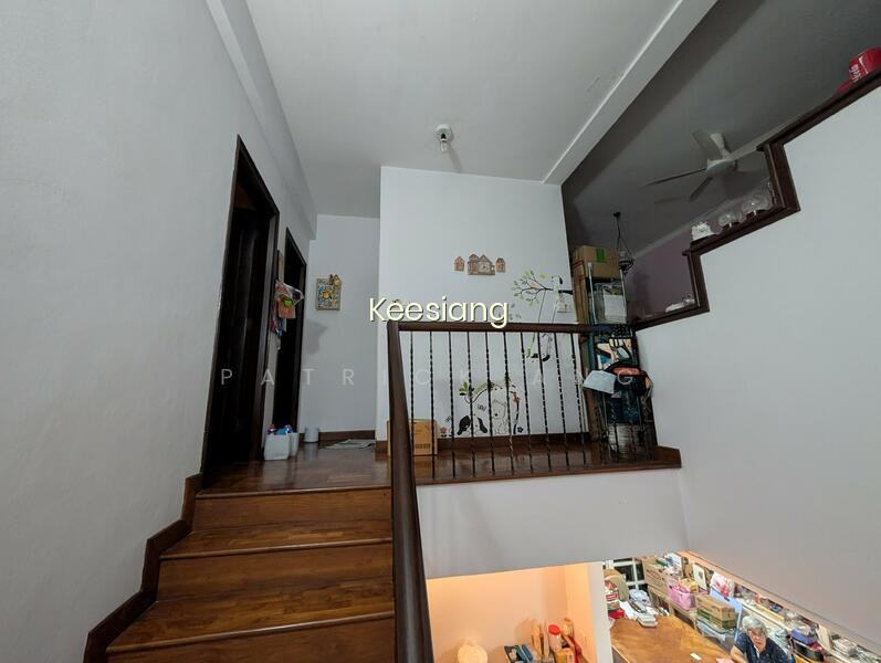 Hillview Crescent image 1 of 6