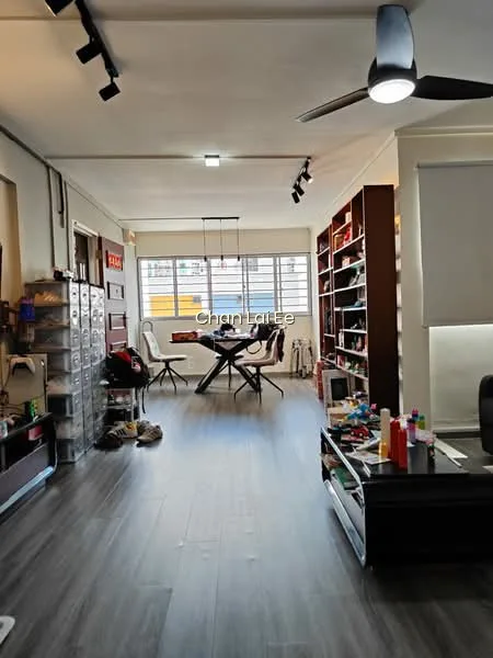 239 Bukit Batok East Avenue 5 image 1 of 8