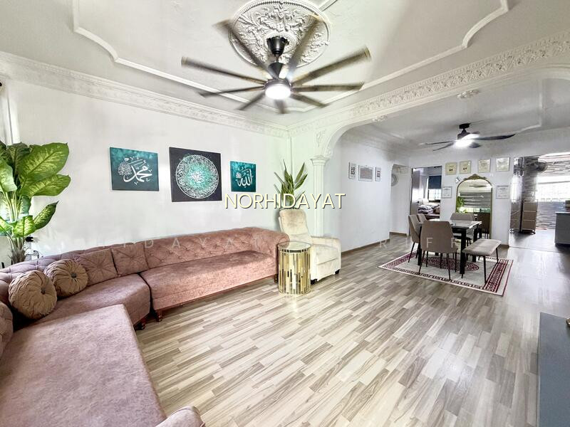 251 Tampines Street 21 image 1 of 10