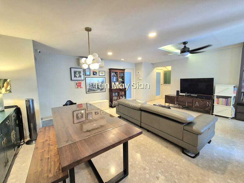 7 PINE CLOSE photo 2
