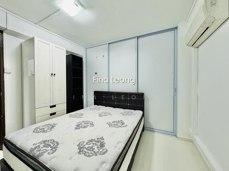 82 COMMONWEALTH CLOSE photo 2