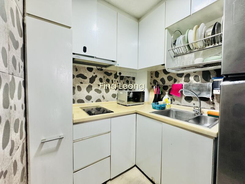 82 COMMONWEALTH CLOSE photo 3
