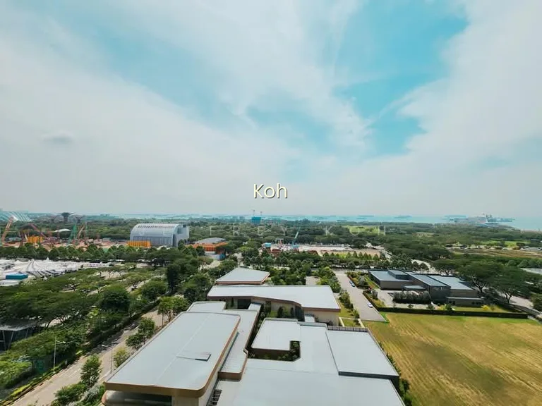 Marina Bay Residences image 1 of 10