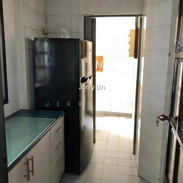 Ava Towers photo 5