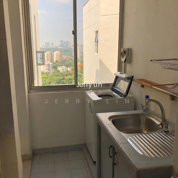 Ava Towers photo 6