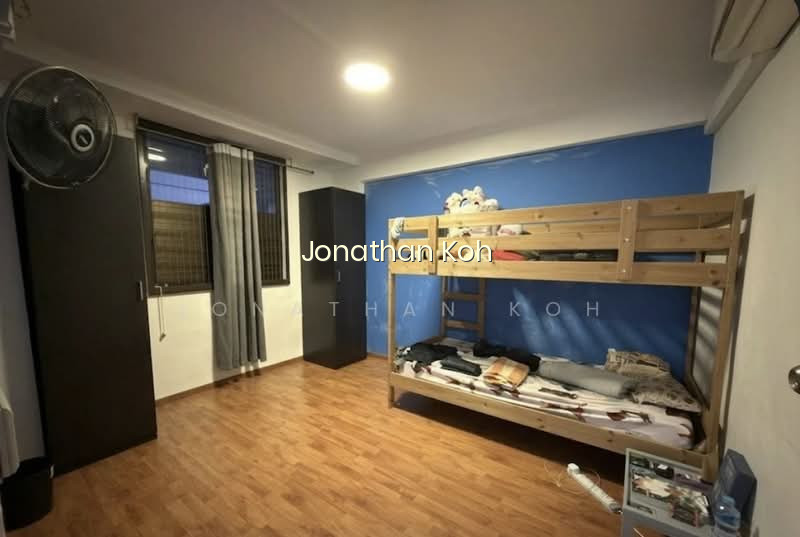 19 EUNOS CRESCENT photo 3