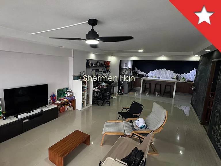 767 Pasir Ris Street 71 image 1 of 10