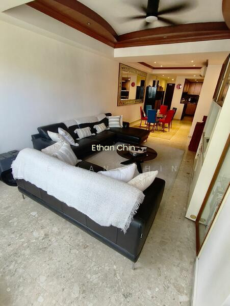 UE SQUARE photo 6