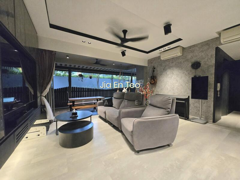 Q BAY RESIDENCES image 1 of 10