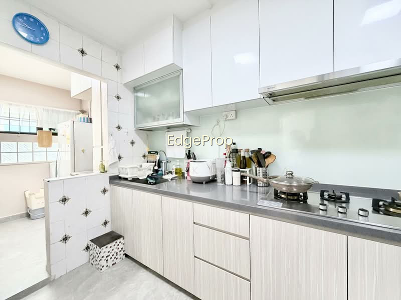549 WOODLANDS DRIVE 44 photo 6