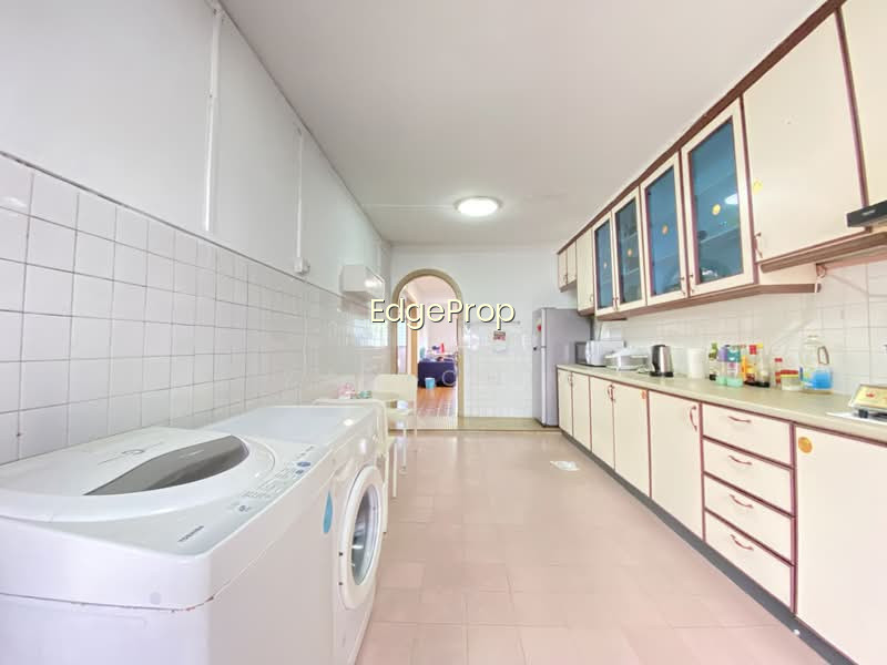 24 MARSILING DRIVE photo 3