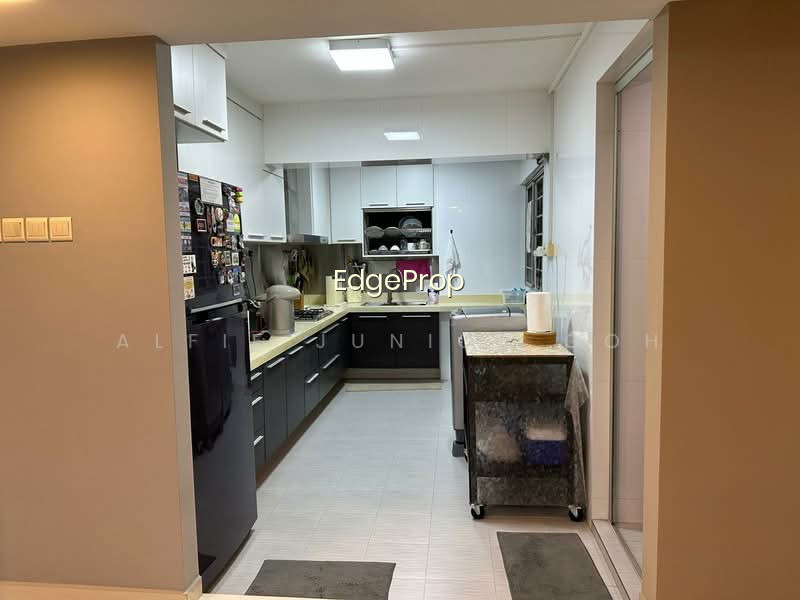 716 ANG MO KIO AVENUE 6 photo 3