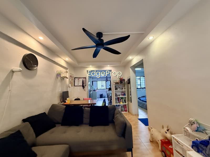 742 YISHUN AVENUE 5 photo 3
