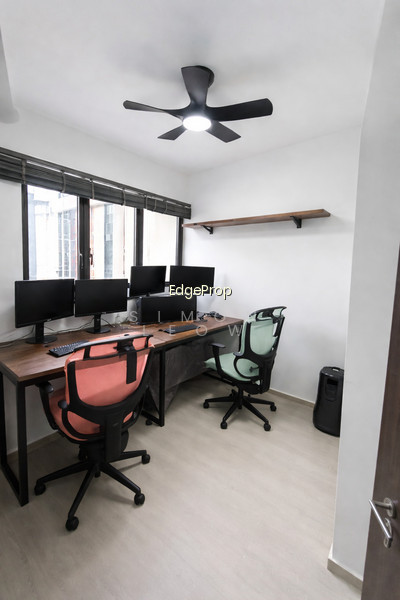 RIVERFRONT RESIDENCES photo 3