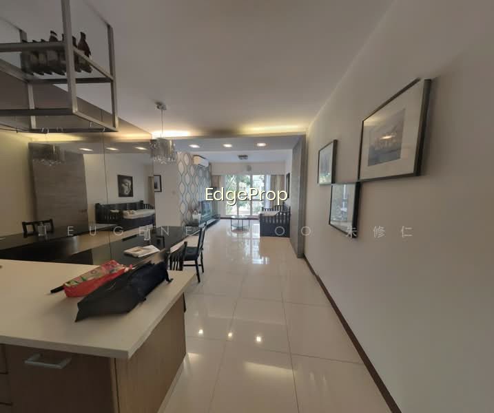 LA CASA photo 2